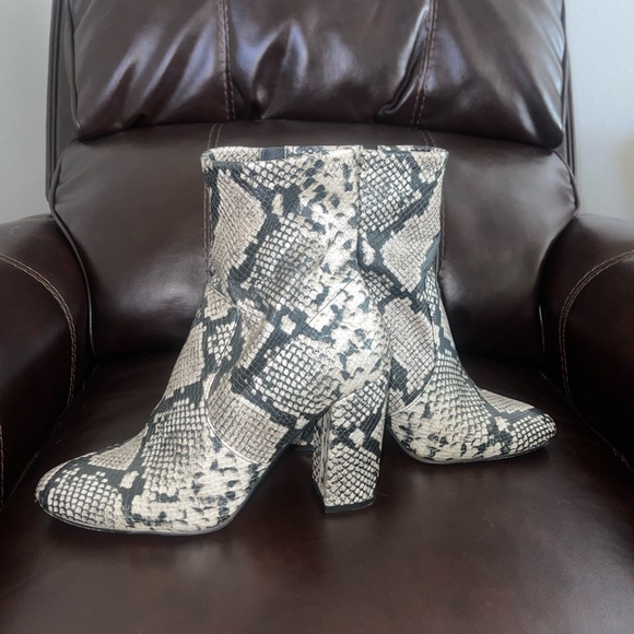 Aldo 3in snake skin booties - Picture 2 of 5